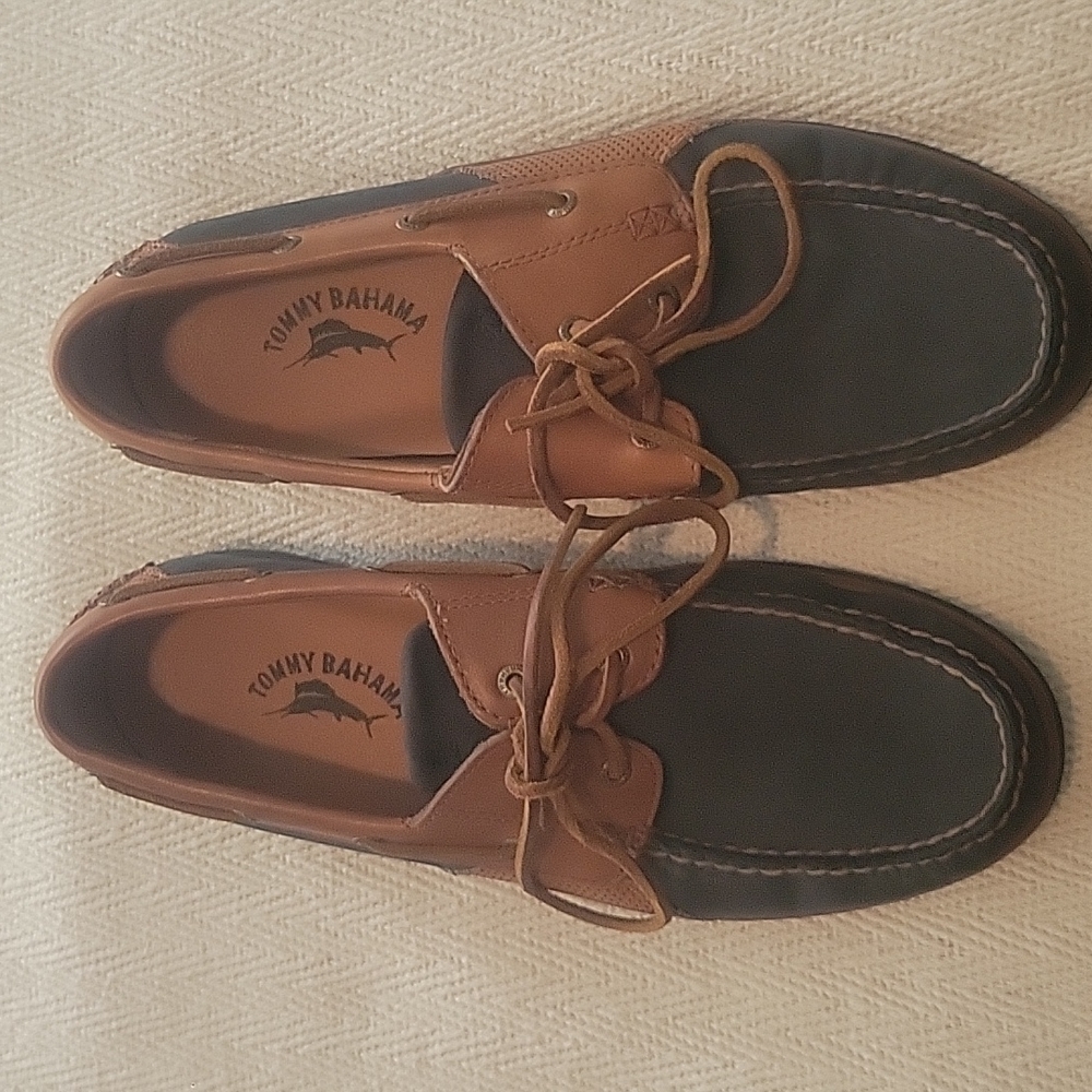 Size 101/2 Tommy Bahama men's shoes